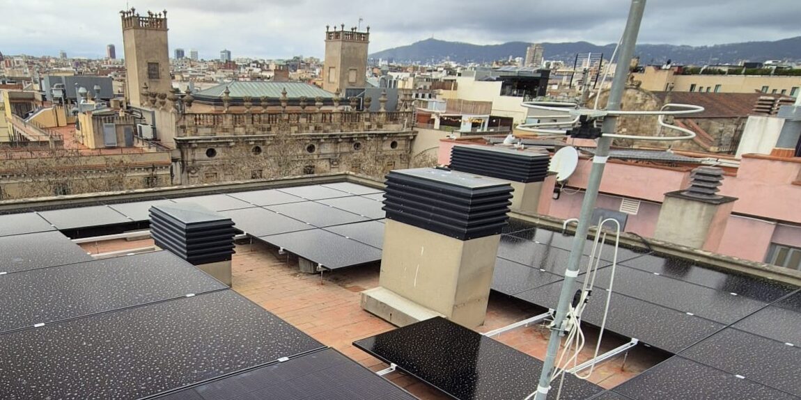 Instalación Fotovoltaica – Apartaments Rambla 102